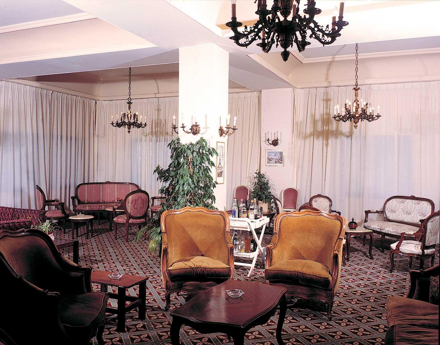 Le Crillon Hotel Brummana Exterior photo