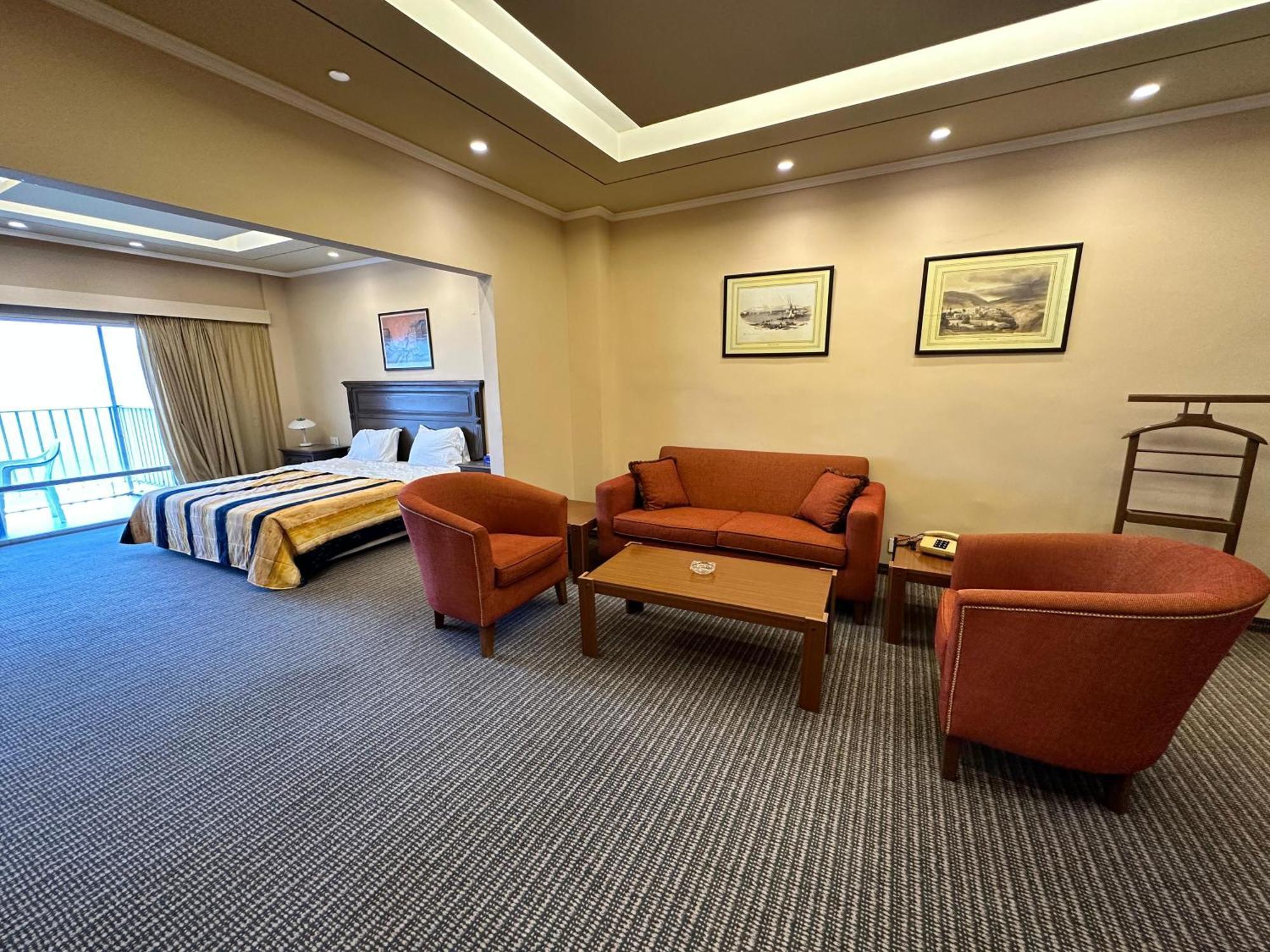 Le Crillon Hotel Brummana Exterior photo