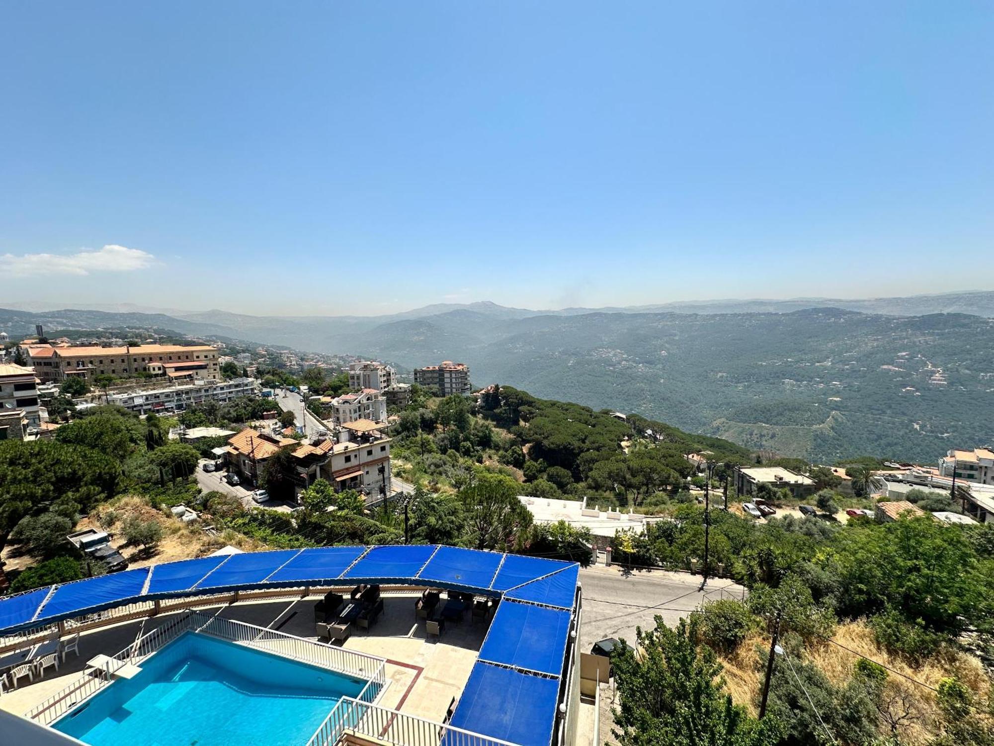 Le Crillon Hotel Brummana Exterior photo